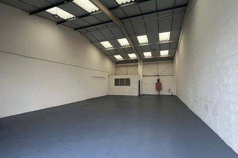 Industrial unit to rent, Lake Enterprise Park, Bergen Way, Sutton Fields Industrial Estate, Hull, East Yorkshire, HU 7OYQ