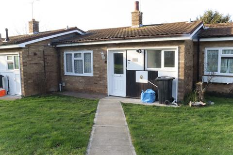 1 bedroom bungalow to rent, Falkenham Row, Basildon, Essex, SS14