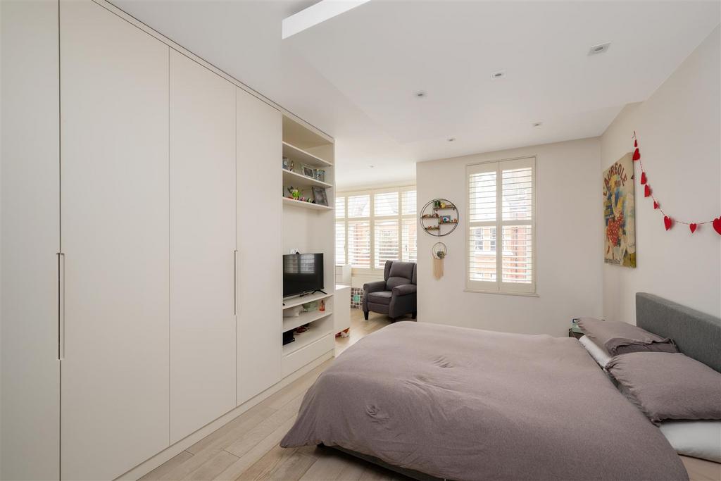 41 Ennismore Avenue Hi-14.jpg