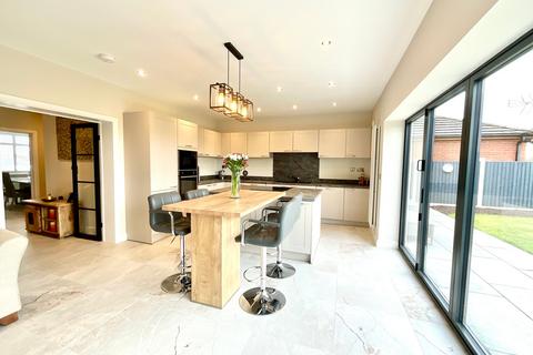 4 bedroom detached house for sale, Broad Lane, Stapeley, CW5