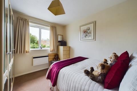 1 bedroom flat for sale, Heath Road, Haywards Heath, RH16