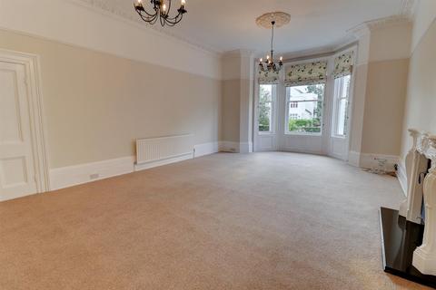 2 bedroom apartment to rent, Warwick New Road, Leamington Spa