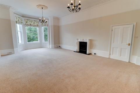 2 bedroom apartment to rent, Warwick New Road, Leamington Spa