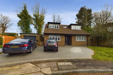 4 bedroom house to rent, Blackwater Lane, Crawley RH10