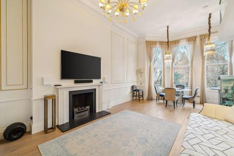 1 bedroom flat to rent, Courtfield Road, South Kensington, London, SW7