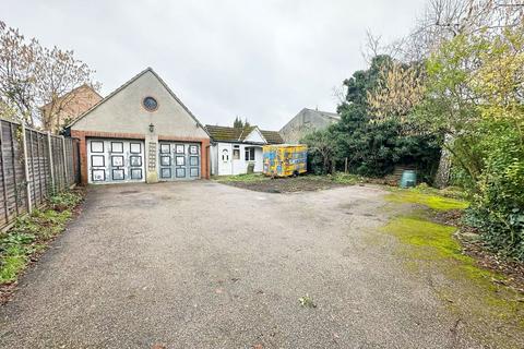 4 bedroom detached house for sale, Cambridge Road, Bedford MK42