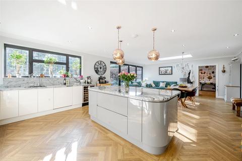 4 bedroom detached house for sale, Outwood Lane, Chipstead