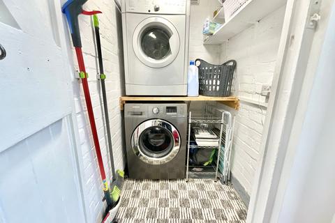16 Greenfields, Gnosall, Stafford, ST20 0HR