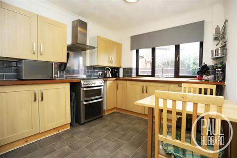 12 Akethorpe Way, Lowestoft, NR32 4TR