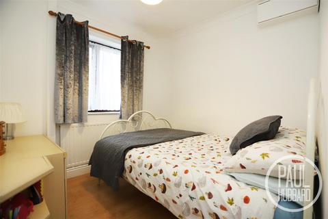 12 Akethorpe Way, Lowestoft, NR32 4TR