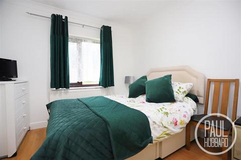 12 Akethorpe Way, Lowestoft, NR32 4TR