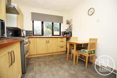 12 Akethorpe Way, Lowestoft, NR32 4TR