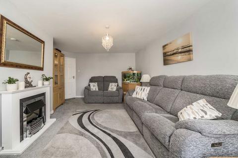 17 Cedar Way, Sunbury-on-thames, TW16 7BL