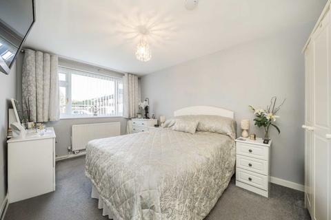 17 Cedar Way, Sunbury-on-thames, TW16 7BL