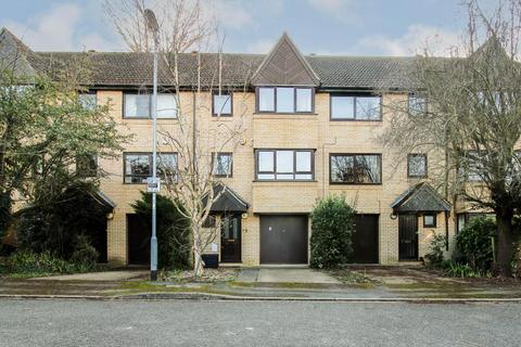 4 bedroom townhouse for sale, St Christopher's Avenue, Cambridge