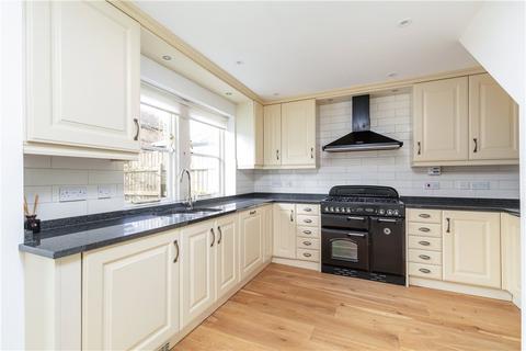 4 bedroom townhouse to rent, Wells Walk, Ilkley, West Yorkshire, LS29