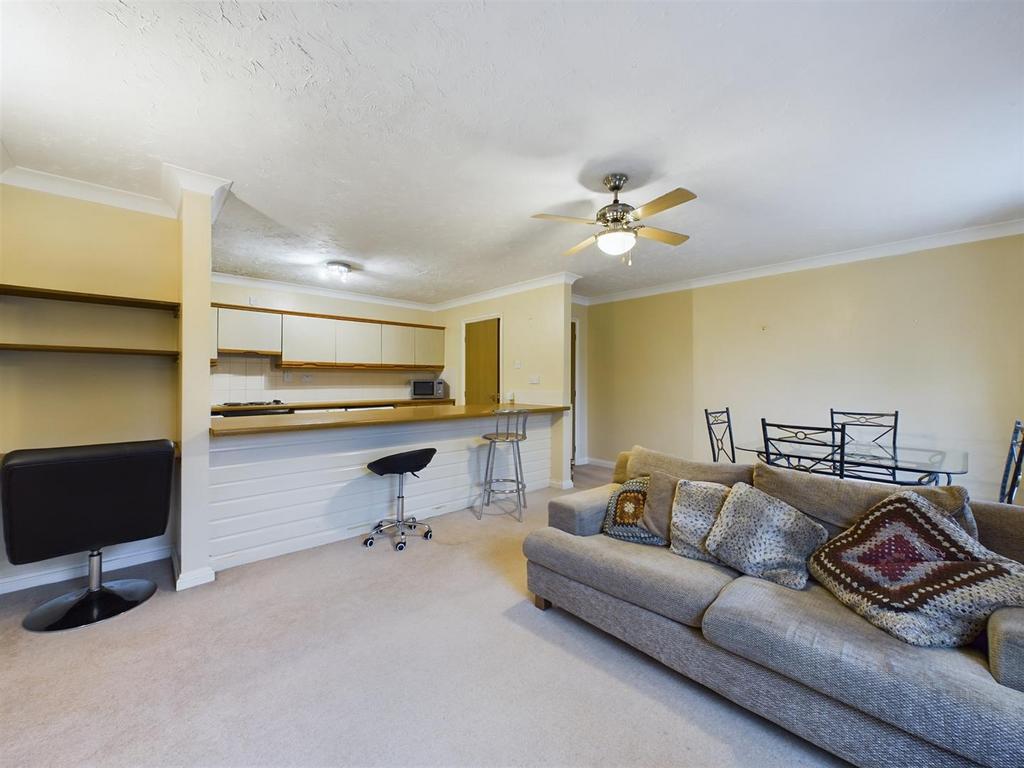 Living/Dining Room