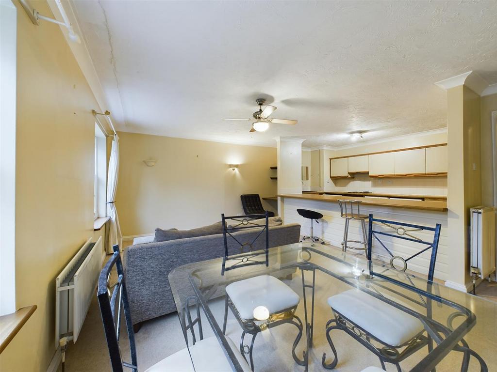 Living/Dining Room