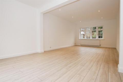 4 bedroom detached house for sale, Castel Close, Seabridge, Newcastle