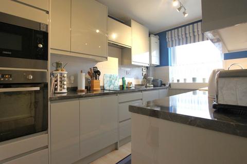 2 bedroom flat for sale, Canada Road, Walmer, CT14