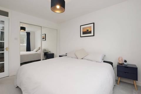 2 bedroom flat for sale, Flat 3, 2 Clark Place, Trinity, Edinburgh, EH5 3BQ