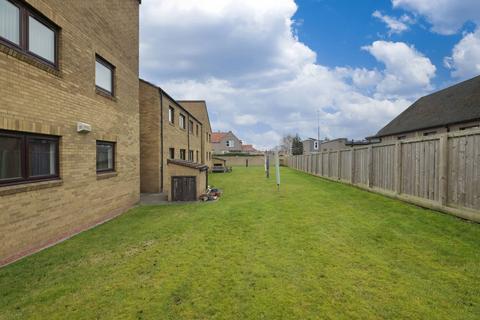 2/3 Clark Place, Edinburgh, EH5 3BQ