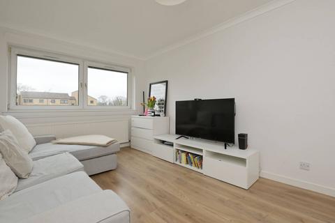 2/3 Clark Place, Edinburgh, EH5 3BQ