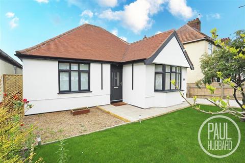 3 bedroom detached bungalow for sale, Oulton Road, Lowestoft, NR32