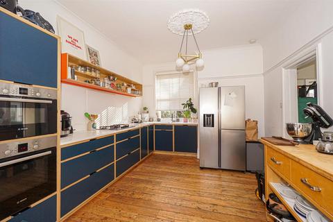 4 bedroom semi-detached house for sale, Wellington Road, Hastings