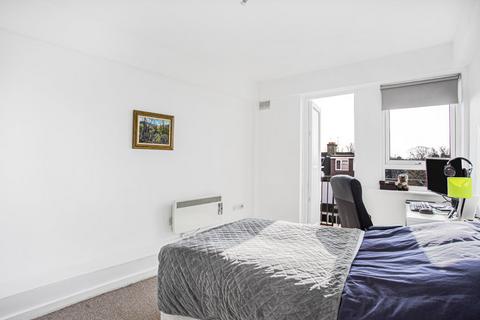 1 bedroom apartment for sale, Heath Road, Twickenham, TW1