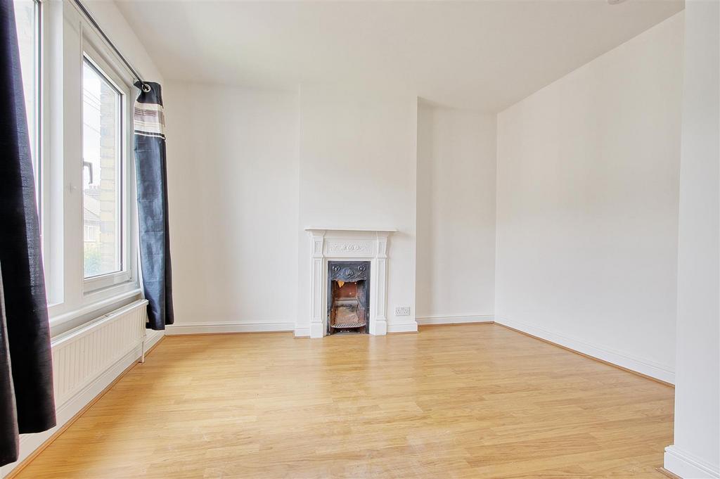 Bedroom 1 - 2.jpg