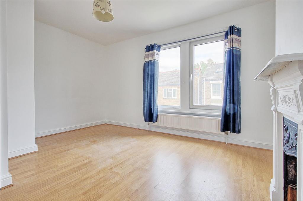 Bedroom 1.jpg