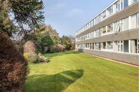 2 bedroom apartment to rent, Howecroft Court, Stoke Bishop, BRISTOL