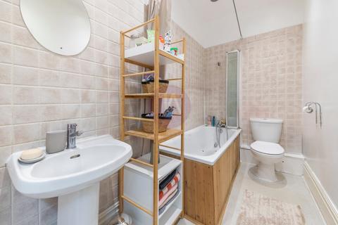 2 bedroom apartment for sale, Lithos Road, West Hampstead, London, NW3