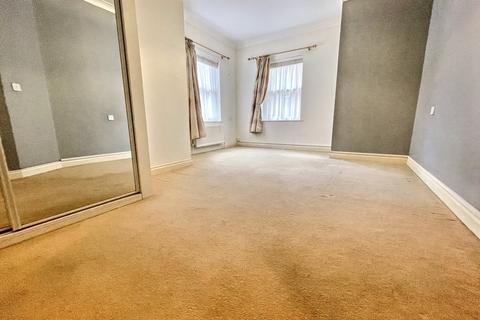 2 bedroom flat for sale, East Cliff