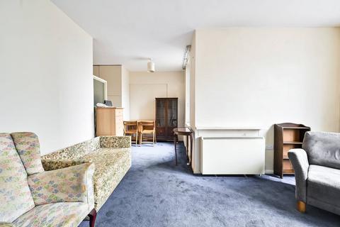 Studio for sale, Earls Court Road, Kensington, London, W8