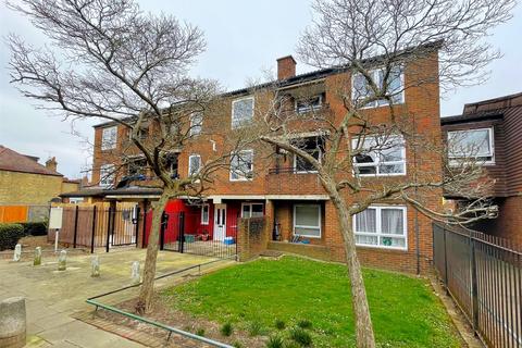 24 Singleton Close, London, SW17 9JY