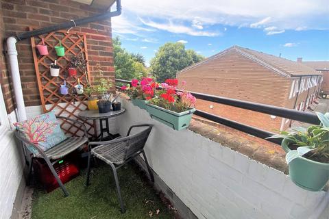 24 Singleton Close, London, SW17 9JY