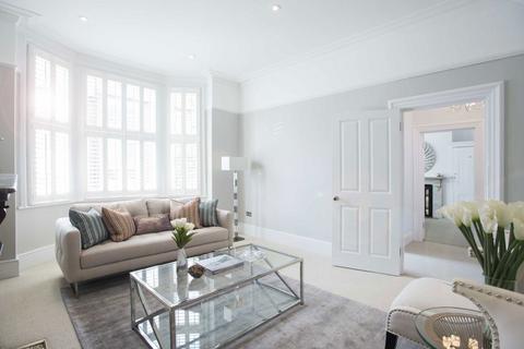 4 bedroom flat to rent, Tremadoc Road, London SW4