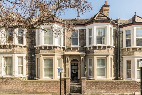 4 bedroom flat to rent, Tremadoc Road, London SW4