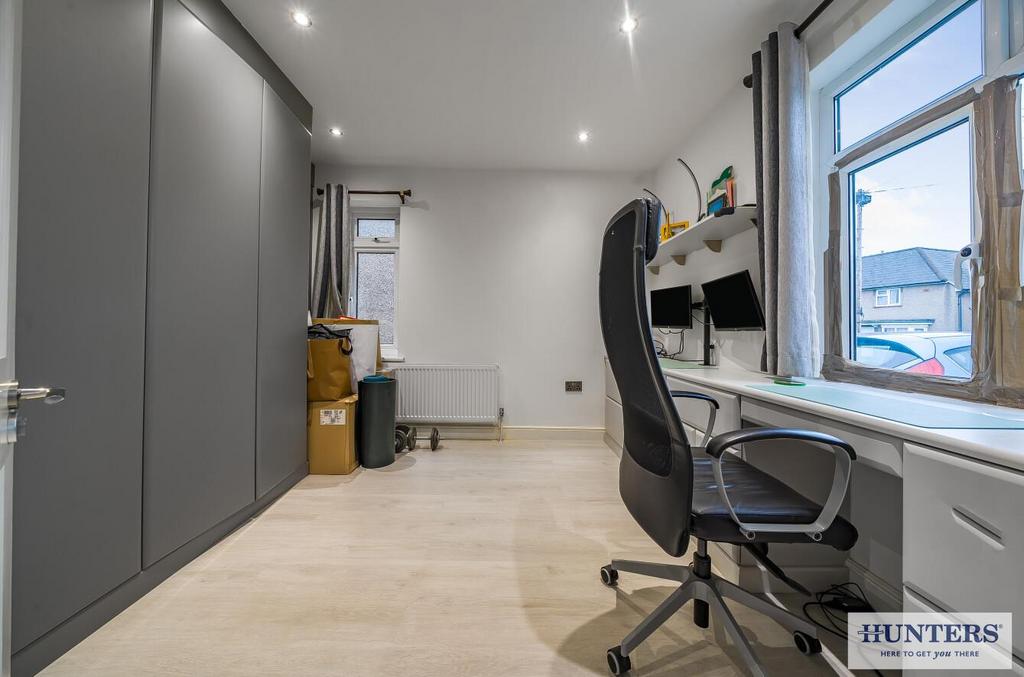 Bedroom 5/ Study
