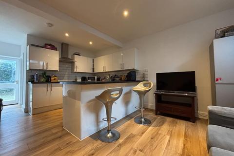 6 bedroom house to rent, Islingword Street, Brighton