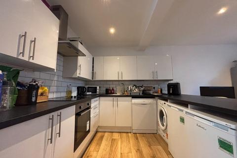 6 bedroom house to rent, Islingword Street, Brighton