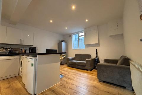 6 bedroom house to rent, Islingword Street, Brighton