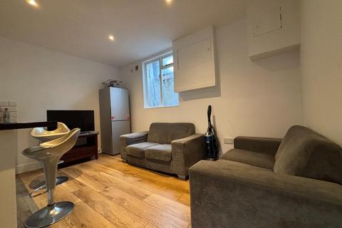 6 bedroom house to rent, Islingword Street, Brighton