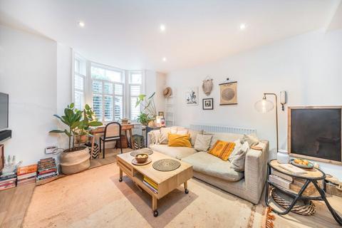 3 bedroom flat for sale, Amhurst Road, London N16