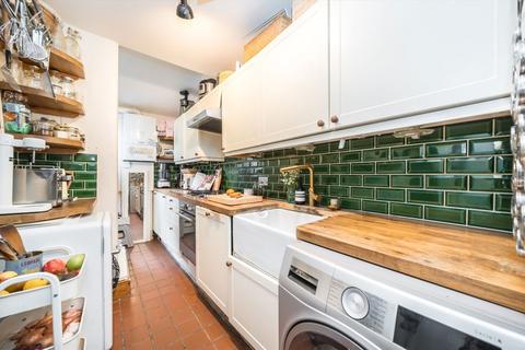 3 bedroom flat for sale, Amhurst Road, London N16