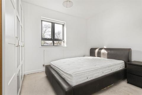 2 bedroom apartment for sale, Sunningdale Gardens, Kingsbury