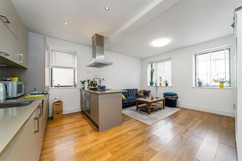 2 bedroom apartment for sale, Willow Street, London E4