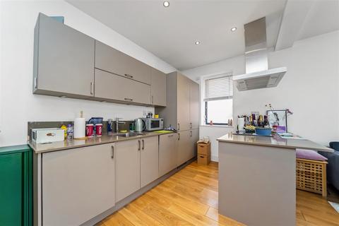 2 bedroom apartment for sale, Willow Street, London E4